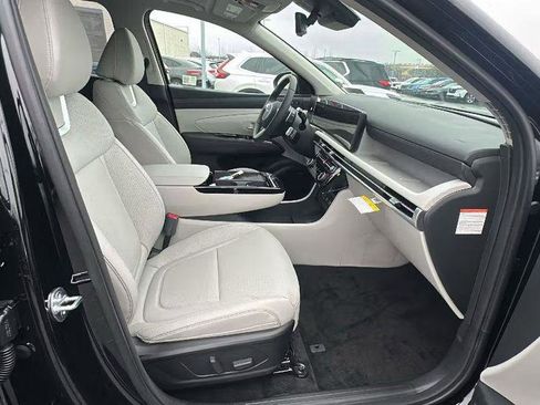 New 2026 Hyundai Tucson Limited image 14