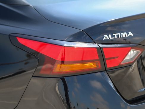 Used 2021 Nissan Altima 2.5 SV FWD image 9