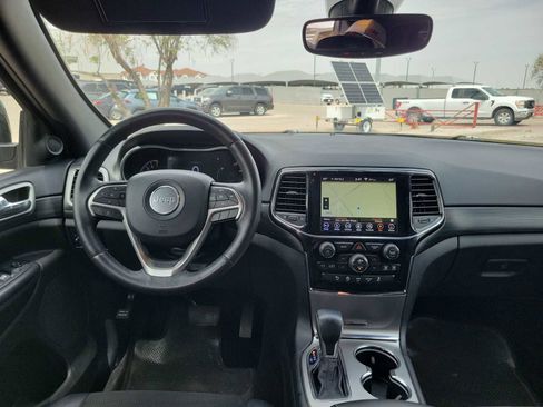 Used 2019 Jeep Grand Cherokee Altitude image 14