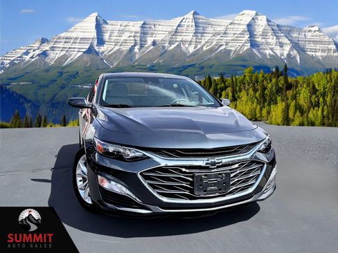 Used 2021 Chevrolet Malibu LT image 1