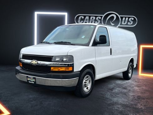 Used 2018 Chevrolet Express 2500 w/ Driver Convenience Package image 23