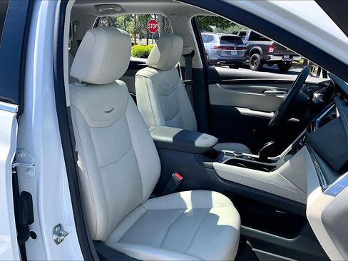 Used 2024 Cadillac XT5 Premium Luxury w/ Technology Package FWD image 9