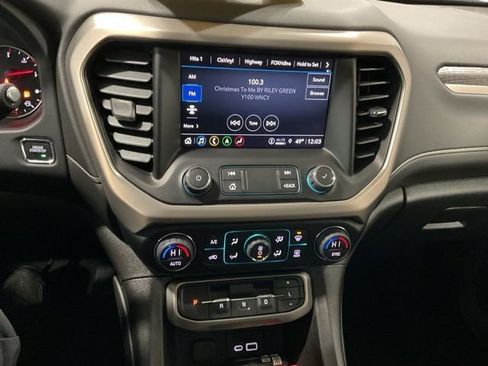 Used 2023 GMC Acadia Denali image 16