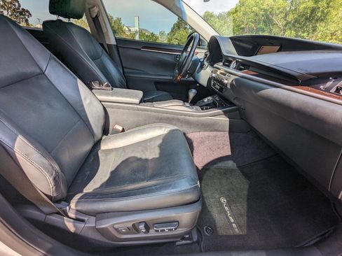 Used 2014 Lexus ES 350 w/ Luxury Package image 17