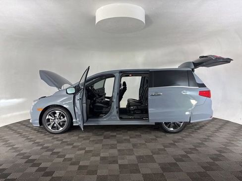 Used 2023 Honda Odyssey Elite image 19