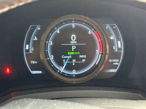 Used 2016 Lexus IS 200t image 21