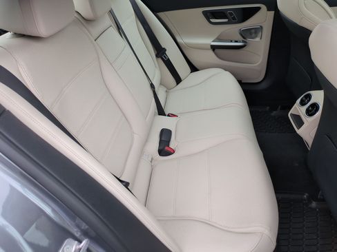 Used 2025 Mercedes-Benz C 300 Sedan image 34