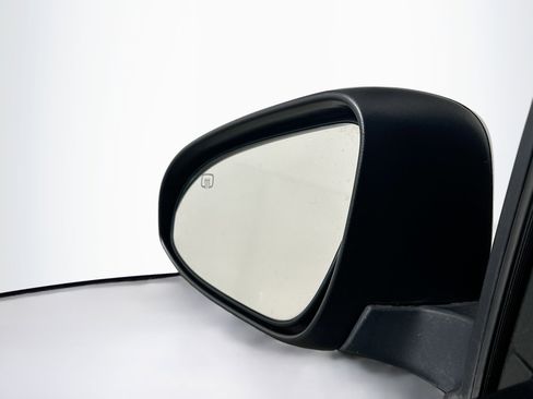 Used 2014 Toyota Corolla LE image 16