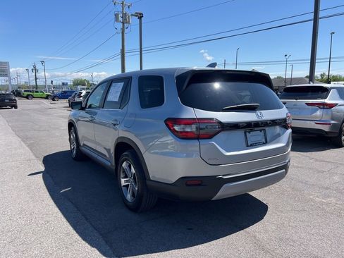 Used 2025 Honda Pilot EX-L image 3
