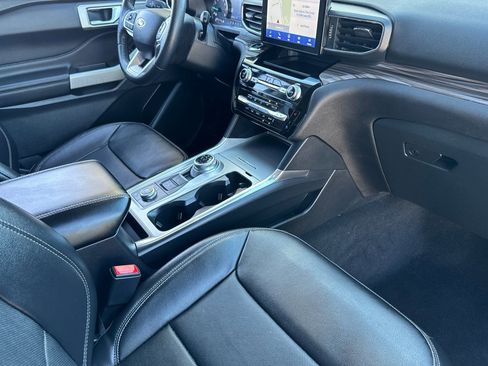 Used 2023 Ford Explorer Limited image 34