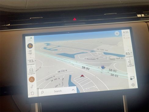 Certified 2025 Land Rover Range Rover SE image 13