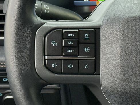 Used 2022 Ford F150 Lightning Lariat image 13