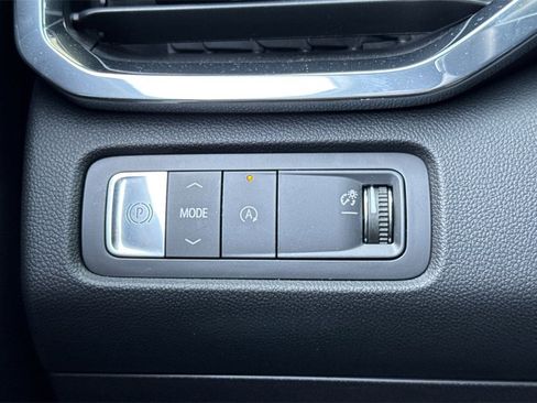 New 2025 GMC Acadia Elevation image 24