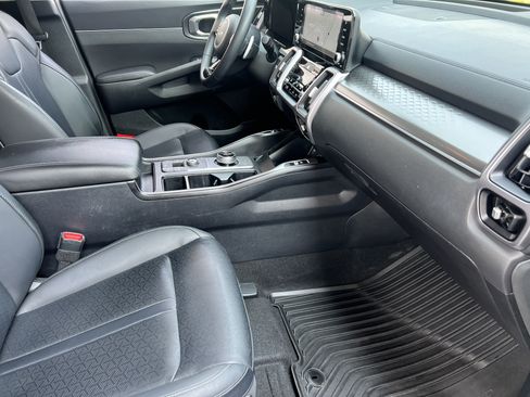 Used 2023 Kia Sorento EX AWD/4WD image 26