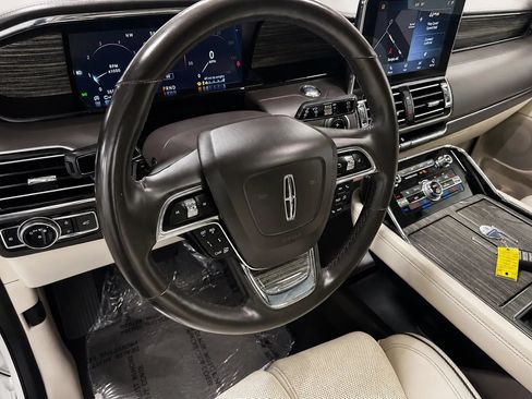 Used 2020 Lincoln Navigator L Black Label w/ Cargo Convenience Package AWD/4WD image 10