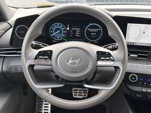 Used 2025 Hyundai Elantra SEL image 24