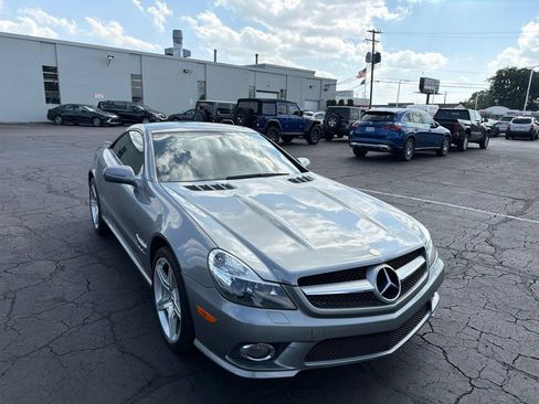 Used 2011 Mercedes-Benz SL 550 image 4