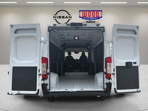 Used 2026 RAM ProMaster 2500 w/ Convenience Group FWD image 12