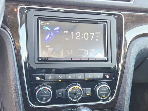 Used 2014 Volkswagen Passat 1.8T SEL Premium image 24