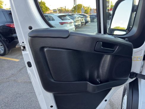 Used 2025 RAM ProMaster 2500 w/ Convenience Group FWD image 26