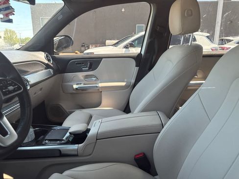Used 2022 Mercedes-Benz GLB 250 4MATIC image 31