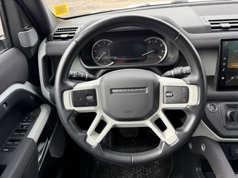 Used 2023 Land Rover Defender 130 SE image 19