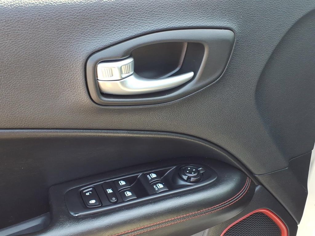 Used 2021 Jeep Compass Trailhawk AWD/4WD image 4