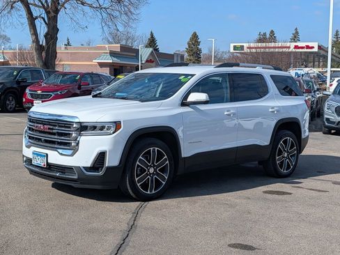 Used 2023 GMC Acadia SLT w/ Technology Package AWD/4WD image 3