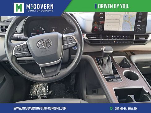 Used 2022 Toyota Sienna XLE w/ XLE Plus Package image 14