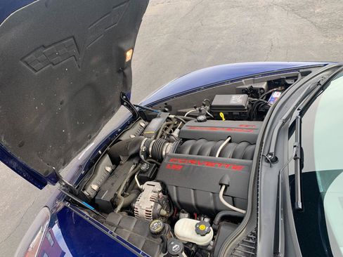 Used 2005 Chevrolet Corvette Coupe w/ Preferred Equipment Group RWD image 16