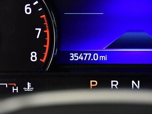 Used 2022 Ford Explorer XLT image 18