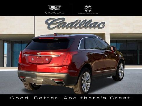 Used 2017 Cadillac XT5 Platinum w/ Driver Assist Package AWD/4WD image 3