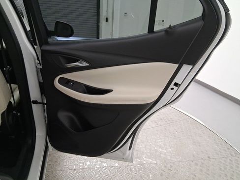 Used 2025 Buick Encore GX Avenir w/ Avenir Technology Package image 31