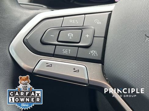 Certified 2024 Volkswagen Atlas Cross Sport SE FWD image 19