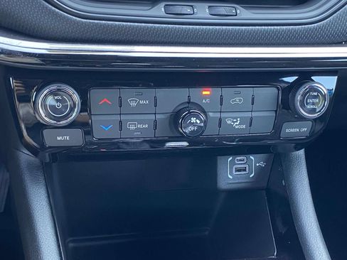 New 2026 Jeep Compass Latitude AWD/4WD image 27