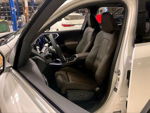 New 2026 BMW X3 xDrive30 w/ Premium Package image 9