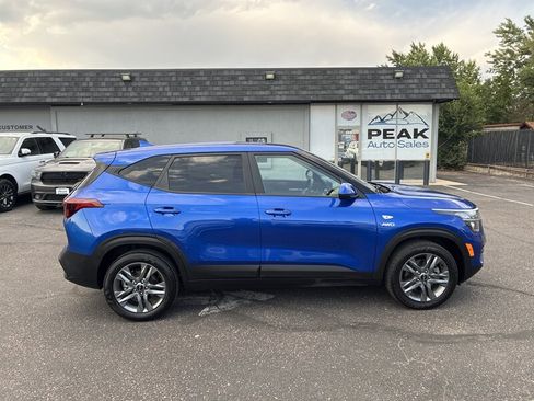 Used 2022 Kia Seltos LX AWD/4WD image 8