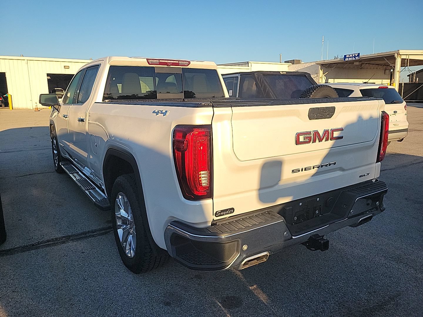 Used 2020 GMC Sierra 1500 SLT w/ SLT Premium Plus Package AWD/4WD image 2