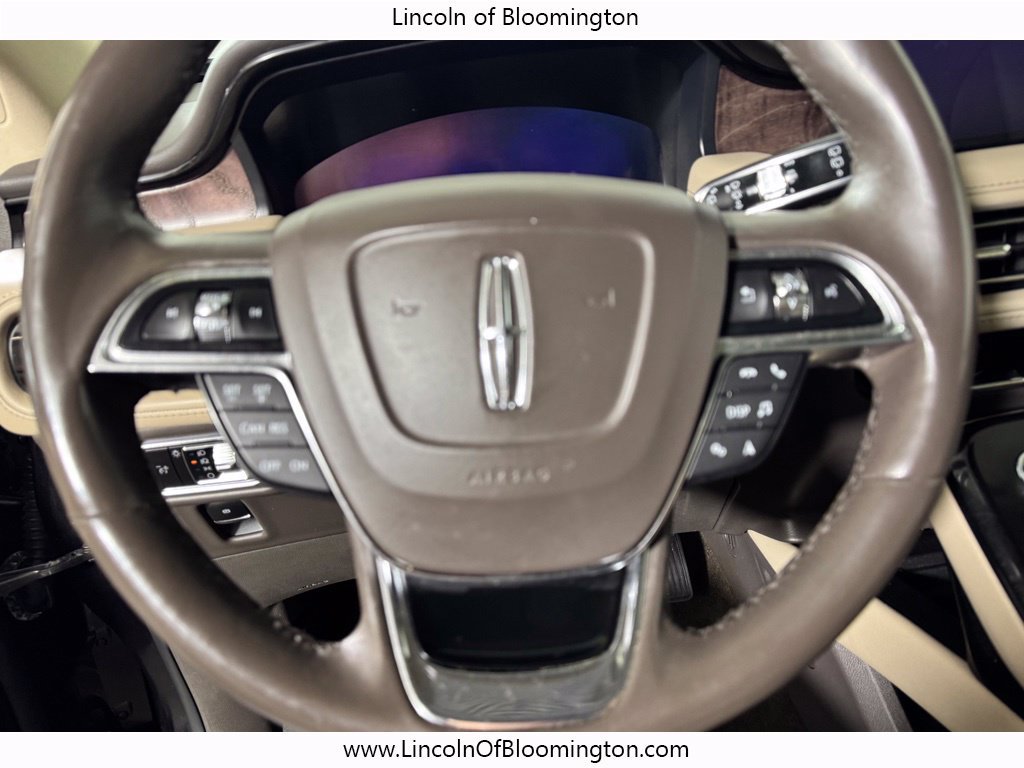 Used 2023 Lincoln Nautilus Reserve w/ Luxury Package AWD/4WD image 18