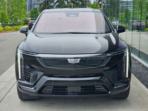 Used 2026 Cadillac Optiq Sport 1 AWD/4WD image 8