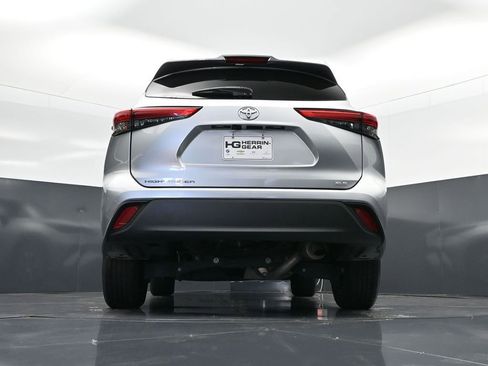 Used 2023 Toyota Highlander XLE image 44