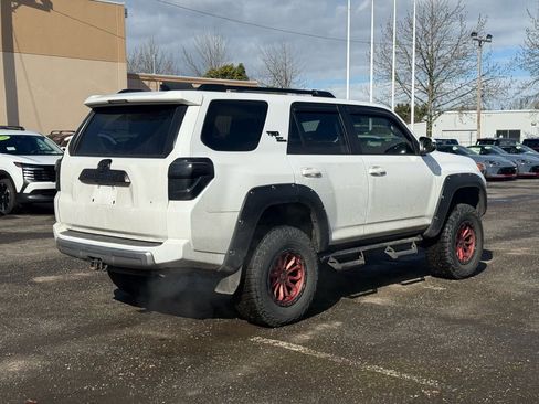 Used 2021 Toyota 4Runner TRD Off-Road Premium image 4