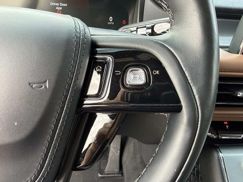 Certified 2023 Lincoln Aviator Reserve RWD image 31