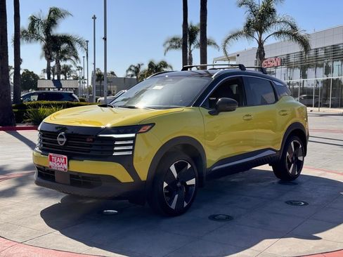 New 2025 Nissan Kicks SR image 4