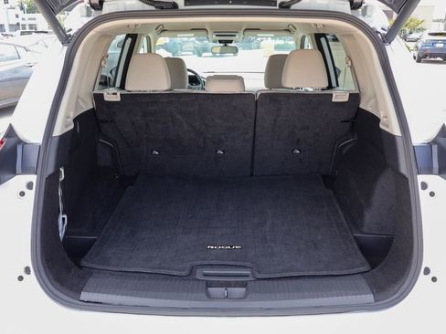 Used 2025 Nissan Rogue SV FWD image 26