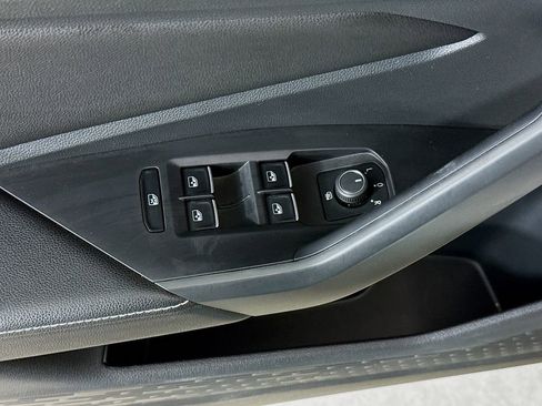 Used 2025 Volkswagen Jetta Sport image 18