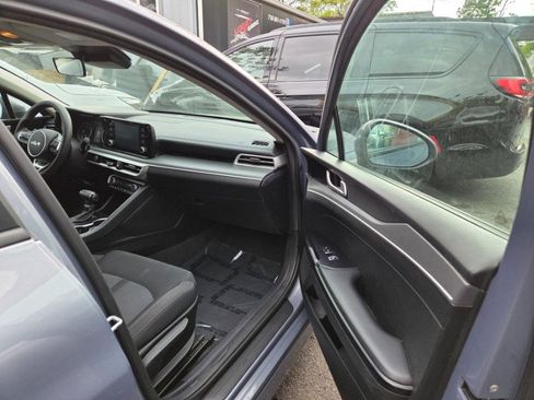 Used 2022 Kia K5 LXS FWD image 9