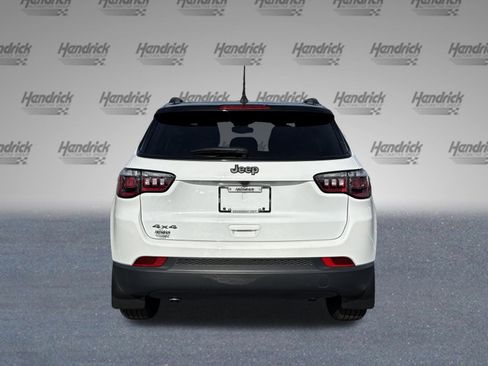 Used 2024 Jeep Compass Latitude w/ Altitude Special Edition image 8