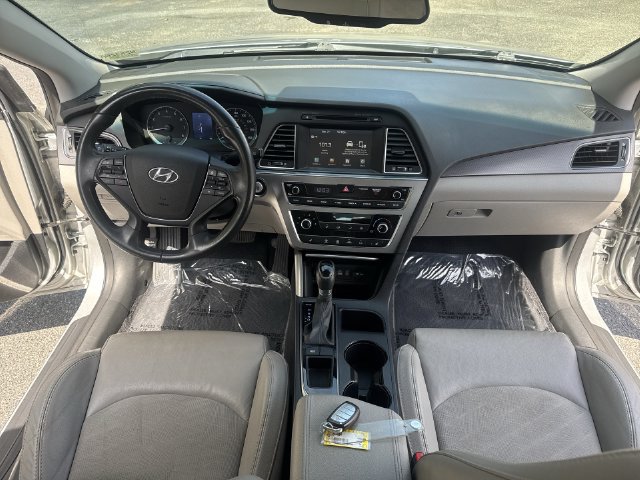 Used 2016 Hyundai Sonata Sport w/ Option Group 1V FWD image 9