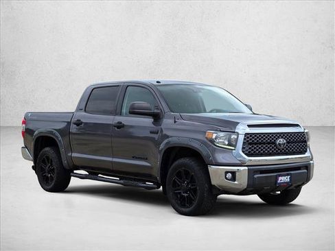 Used 2018 Toyota Tundra SR5 w/ SR5 Upgrade Package AWD/4WD image 3